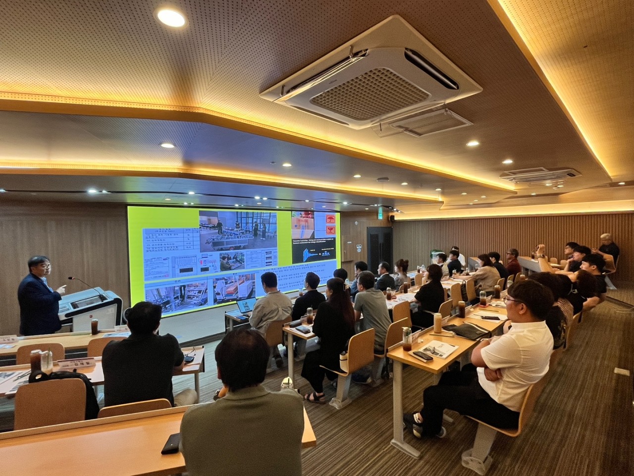(사)시흥시소부장경영인협회_사진_20240725_8.jpg (사)시흥시소부장경영인협회_사진_20240725_8.jpg